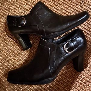A2 Aerosoles Fascination Black Booties